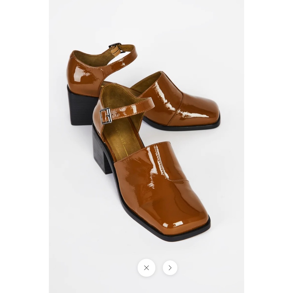 NIB Intentionally Blank Marty Mary Jane Patent Taupe Sz 11